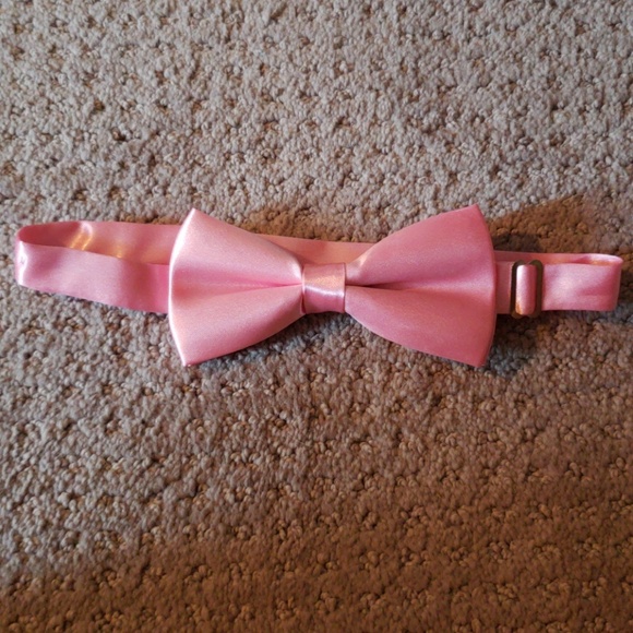 Pink Bow Tie - Picture 1 of 1